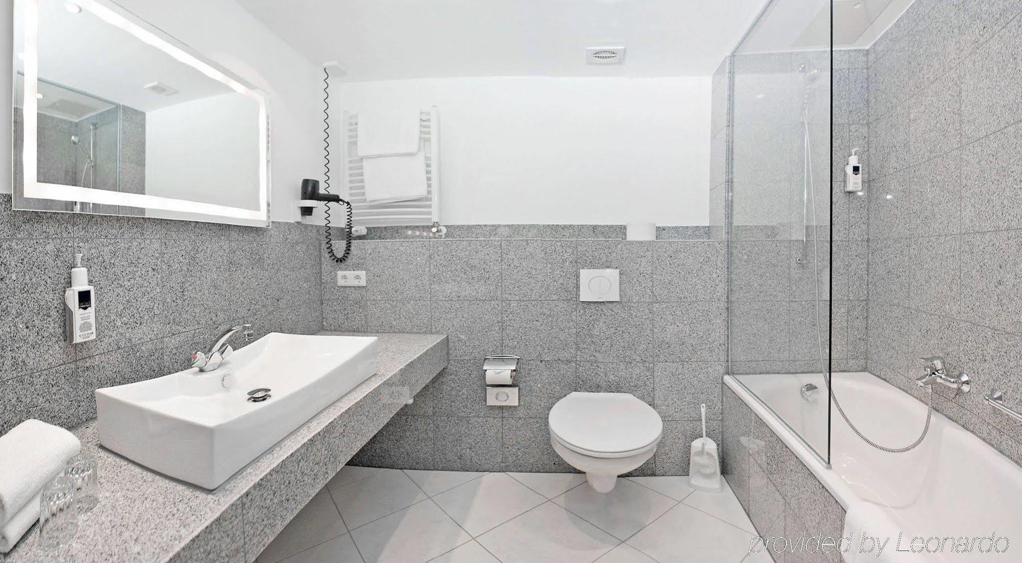 Hotel Astoria Бонн Экстерьер фото